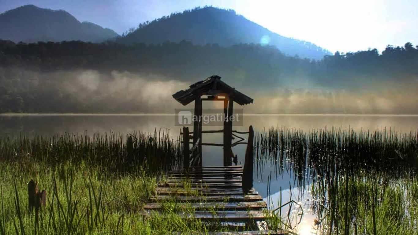 Foto Gunung Argopuro dan Danau Taman Hidup