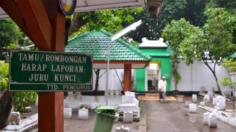 √ Taman Bungkul: Sejarah, Jam Buka, Harga Tiket 2024